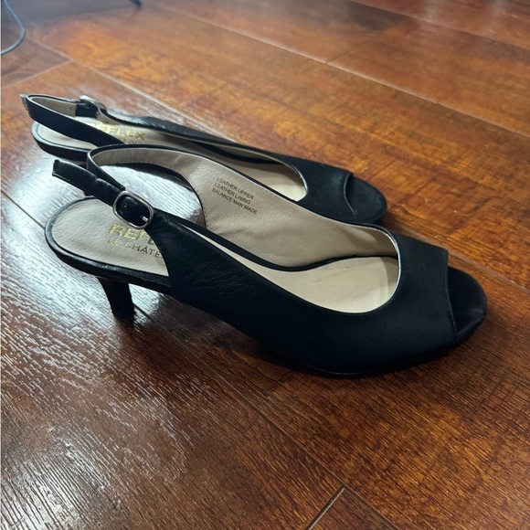 Classic Black Slingback Kitten Heels - Picture 1 of 5